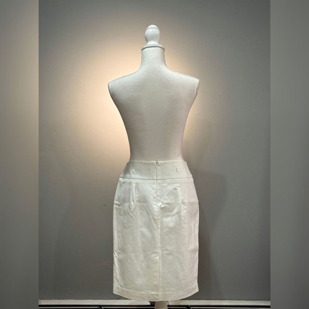 White Liz Claiborne Pencil Skirt Size 6 EUC - Picture 2 of 6